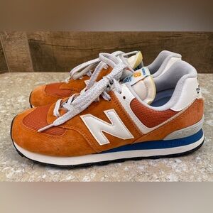 New Balance 574 Unisex Brnt Orange Sneakers. Sz 40.5 9W 7.5M Excellent Preowned